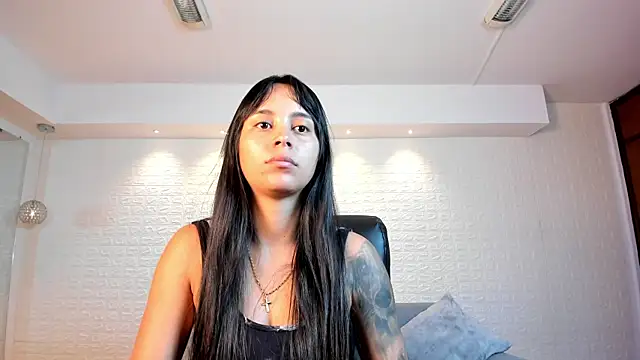 freyja sweet  online show from November 3, 2025, 11:44 am