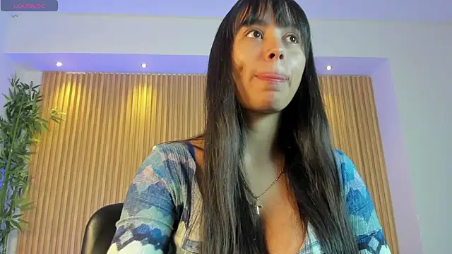 freyja sweet  online show from November 9, 2025, 12:36 pm