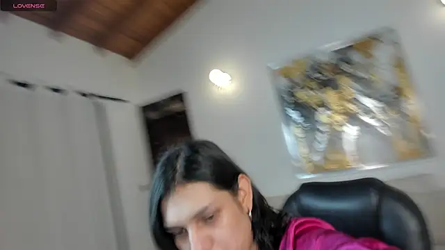 SarahYates online show from February 9, 2026, 5:22 am