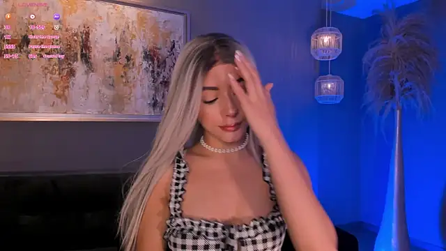 IsabellaMoreau online show from February 15, 2026, 7:10 pm