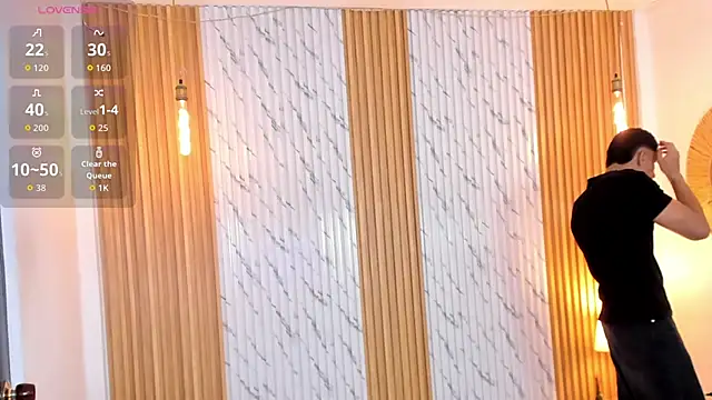 thomas walker0 online show from October 3, 2025, 2:14 pm