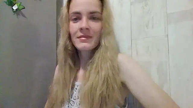 JayeTyler online show from June 20, 2026, 4:04 am