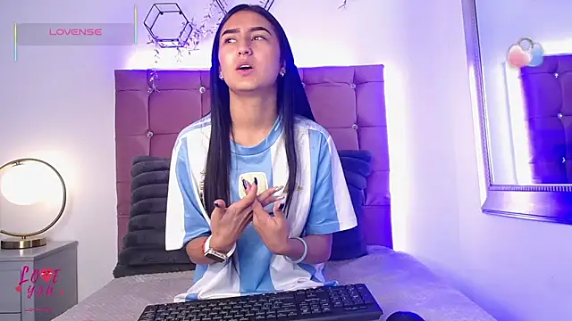 Snapshot of _helen_teen__ chatting on September 29, 2025, 1:38 pm helen teen online show from September 29, 2025, 1:38 pm