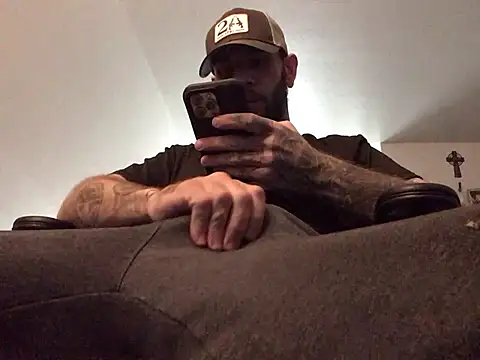 BlueCollarTattoos online show from April 21, 2026, 9:39 pm