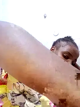 ShySexyBaddiexx online show from October 26, 2025, 1:55 am