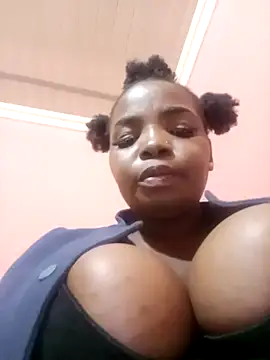 ShySexyBaddiexx online show from February 18, 2026, 11:33 pm