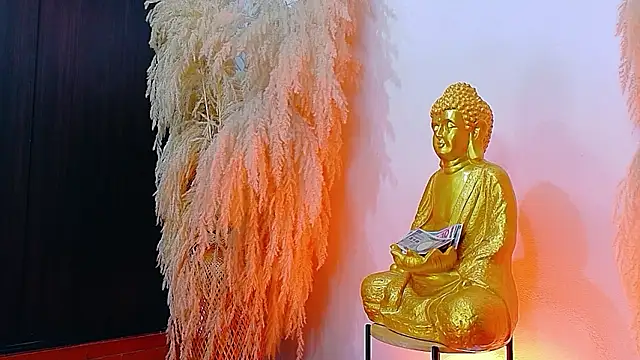 JulietaDavis online show from March 6, 2026, 9:39 am