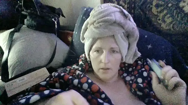 Snapshot of AllaSowinskaya chatting on April 8, 2026, 7:52 am AllaSowinskaya online show from April 8, 2026, 7:52 am