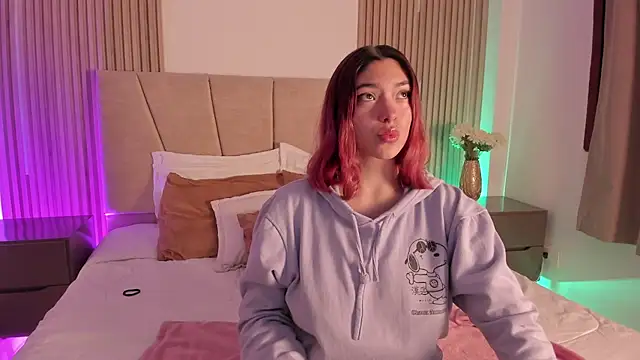 Victoria Beaumont online show from April 14, 2026, 12:00 pm