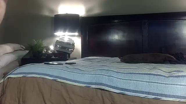 Hornylouisewil online show from November 16, 2025, 1:11 am