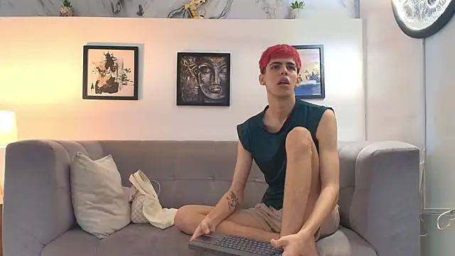 TWINKS FRIENDS online show from May 26, 2026, 1:18 pm