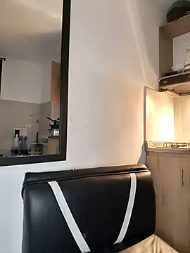 Hiroshi Shen online show from October 8, 2025, 10:35 am