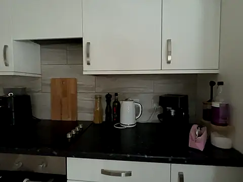 Snapshot of FrancescaXO chatting on October 4, 2025, 8:34 am FrancescaXO online show from October 4, 2025, 8:34 am