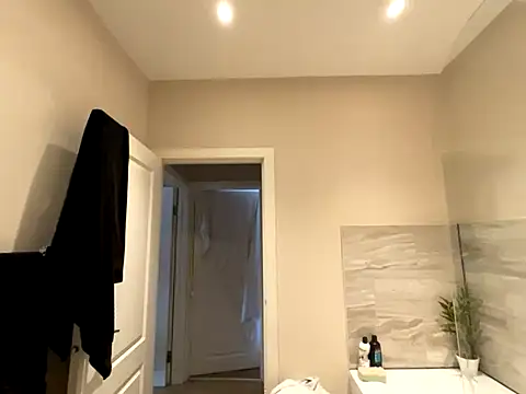 Snapshot of FrancescaXO chatting on October 16, 2025, 1:23 pm FrancescaXO online show from October 16, 2025, 1:23 pm