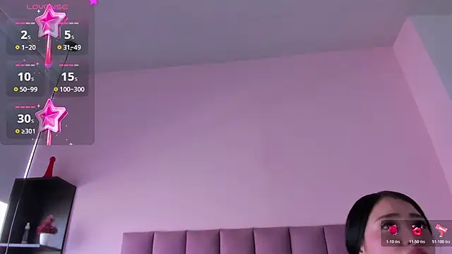 violet myerrs online show from October 23, 2025, 1:43 pm