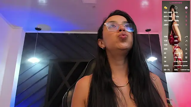 zoe martins  online show from January 14, 2026, 5:29 pm