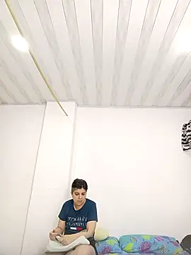 queemking online show from April 4, 2026, 1:15 am