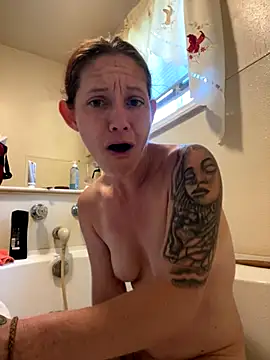 Snapshot of YoMomma-xoxo13 chatting on November 29, 2025, 5:49 pm YoMomma-xoxo13 online show from November 29, 2025, 5:49 pm