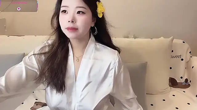 Snapshot of xiaotanbaby chatting on October 12, 2025, 4:39 pm xiaotanbaby online show from October 12, 2025, 4:39 pm