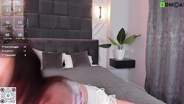 ErinRose  online show from November 13, 2025, 12:53 am