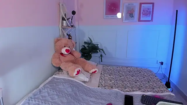 Camila Rivers online show from October 30, 2025, 12:17 pm