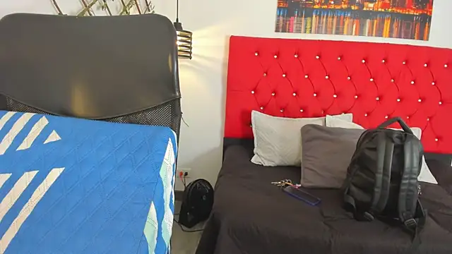 carolinacrus01 online show from September 28, 2025, 4:45 pm