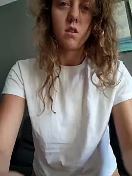 Eveline Beauty Kitty online show from October 8, 2025, 8:12 am