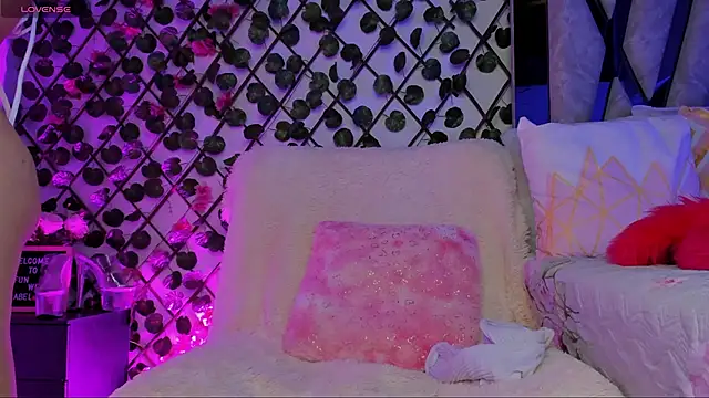 Snapshot of isabel_jaames chatting on October 1, 2025, 7:20 pm isabel jaames online show from October 1, 2025, 7:20 pm