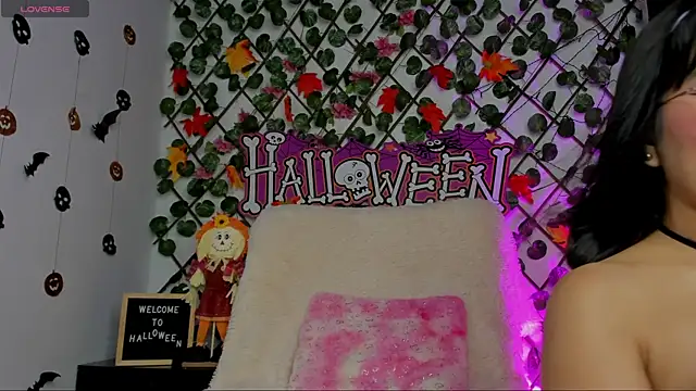 Snapshot of isabel_jaames chatting on October 14, 2025, 7:58 pm isabel jaames online show from October 14, 2025, 7:58 pm