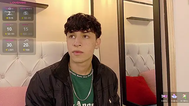 Axel  Evans online show from September 30, 2025, 10:53 am