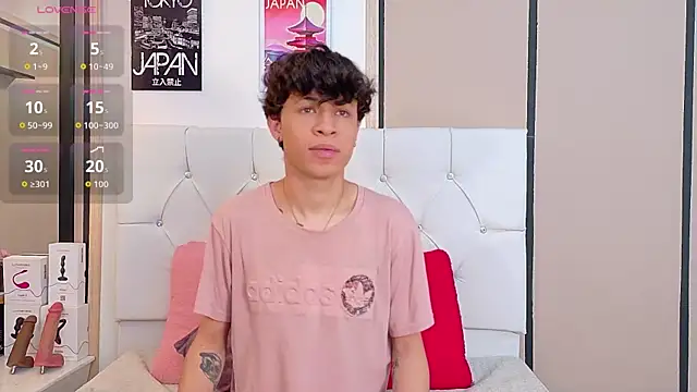 Axel  Evans online show from November 24, 2025, 12:38 pm