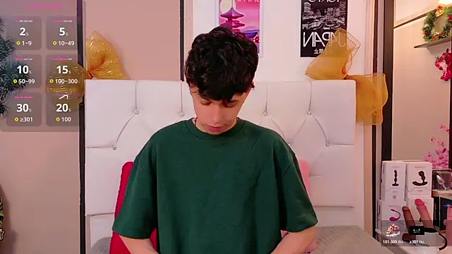 Axel  Evans online show from December 18, 2025, 1:17 pm