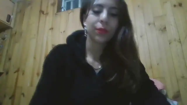 Snapshot of Roselingalvis13 chatting on September 15, 2025, 2:33 am Roselingalvis13 online show from September 15, 2025, 2:33 am