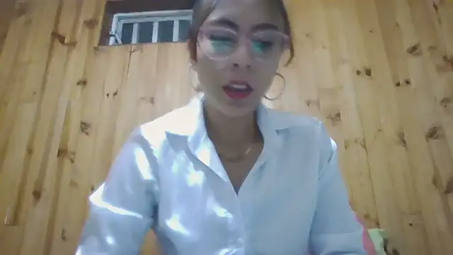 Snapshot of Roselingalvis13 chatting on September 29, 2025, 2:38 am Roselingalvis13 online show from September 29, 2025, 2:38 am