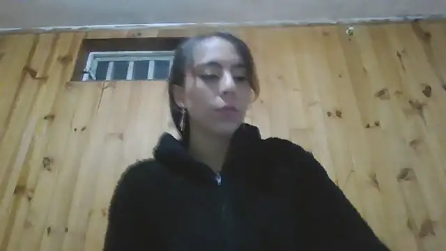 Snapshot of Roselingalvis13 chatting on October 13, 2025, 2:33 am Roselingalvis13 online show from October 13, 2025, 2:33 am