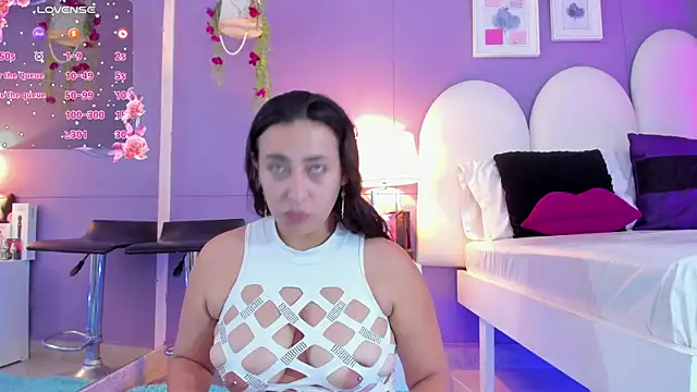 my aleja  online show from October 15, 2025, 1:00 pm