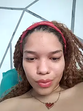 ChloeRaviss online show from October 16, 2025, 12:39 pm