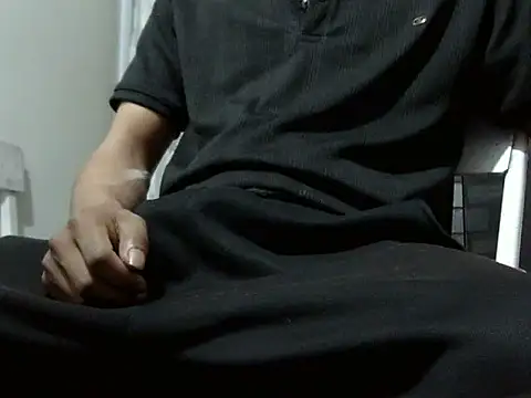 Snapshot of zebba12 chatting on December 21, 2025, 11:12 pm zebba12 online show from December 21, 2025, 11:12 pm