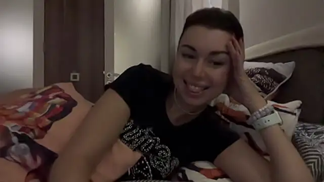 Snapshot of Gilin1 chatting on October 20, 2025, 8:20 pm Gilin1 online show from October 20, 2025, 8:20 pm