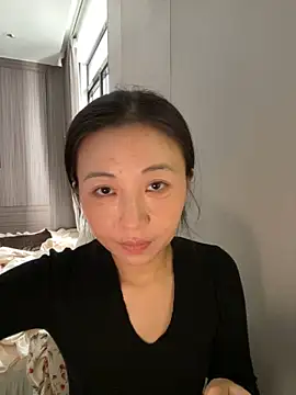 haiyan125216 online show from November 15, 2025, 5:49 am