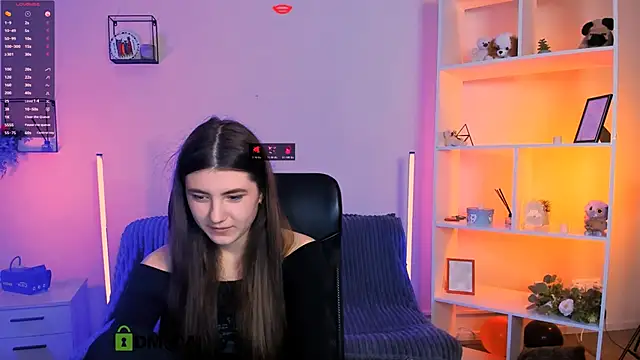 lissa night online show from November 10, 2025, 1:43 pm