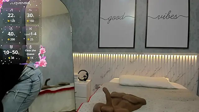 Ximenahott  online show from October 10, 2025, 10:03 am