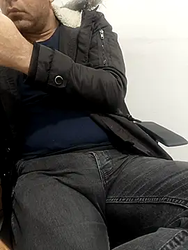 Snapshot of Yaman_33 chatting on February 9, 2026, 6:50 am Yaman 33 online show from February 9, 2026, 6:50 am