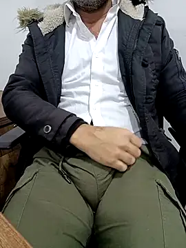 Snapshot of Yaman_33 chatting on February 17, 2026, 5:59 am Yaman 33 online show from February 17, 2026, 5:59 am