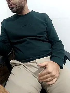 Snapshot of Yaman_33 chatting on February 18, 2026, 6:31 am Yaman 33 online show from February 18, 2026, 6:31 am