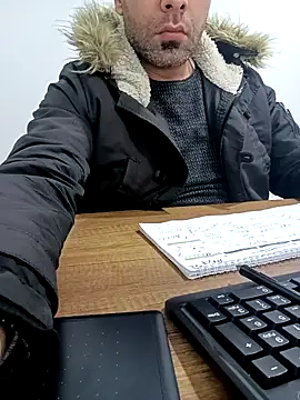 Snapshot of Yaman_33 chatting on February 25, 2026, 6:23 am Yaman 33 online show from February 25, 2026, 6:23 am