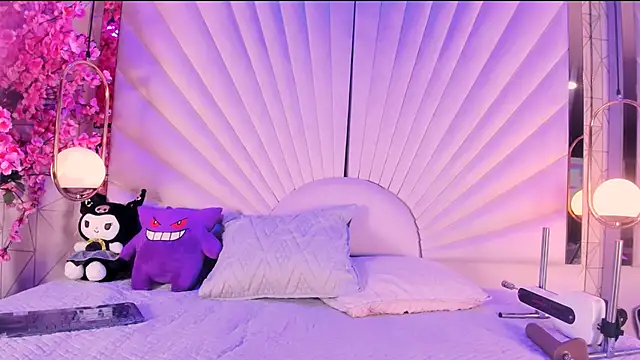 VesperVelvet online show from May 11, 2026, 5:24 am