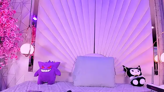 VesperVelvet online show from May 18, 2026, 5:24 am