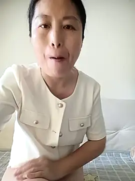 chengcheng12 online show from September 30, 2025, 12:48 am