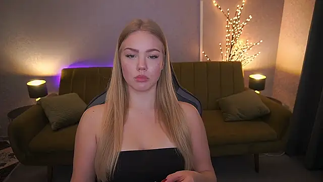 CelesteNoir online show from October 2, 2025, 6:31 am